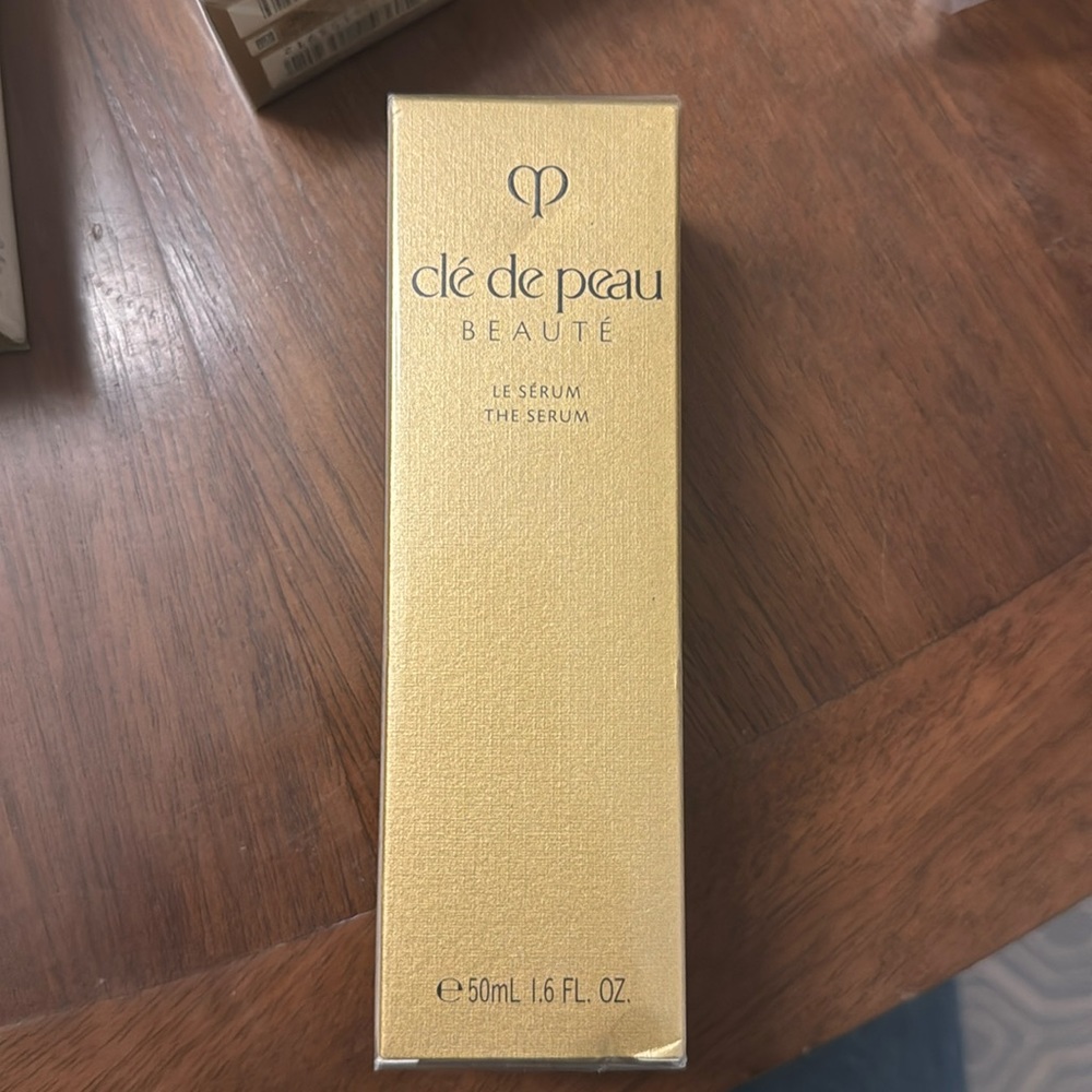 Cle de peau Le Serum new in box